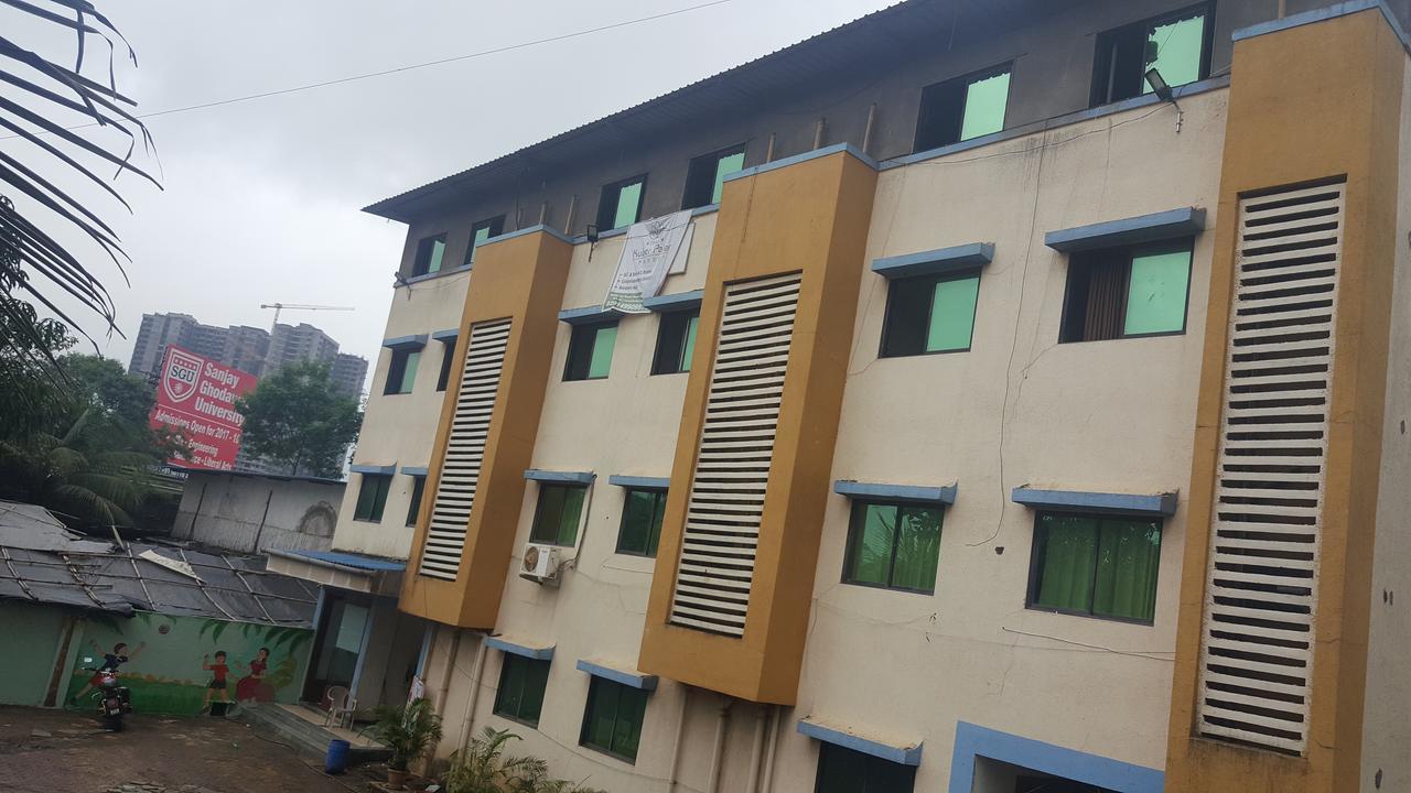 Hotel Mahalaxmi Panvel Exterior foto